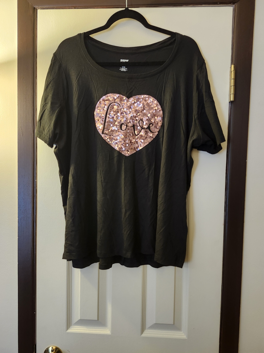 Avenue Black Short-Sleeve Tee w/ Rose Gold Sequin Heart W/"Love" Embedded-22/24